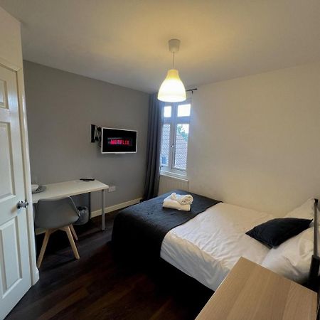 Deluxe Ensuite Double Room With Ensuite كوفنتري المظهر الخارجي الصورة